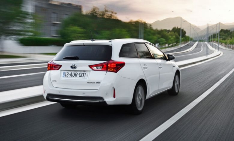Auris Touring Sports hybrid
