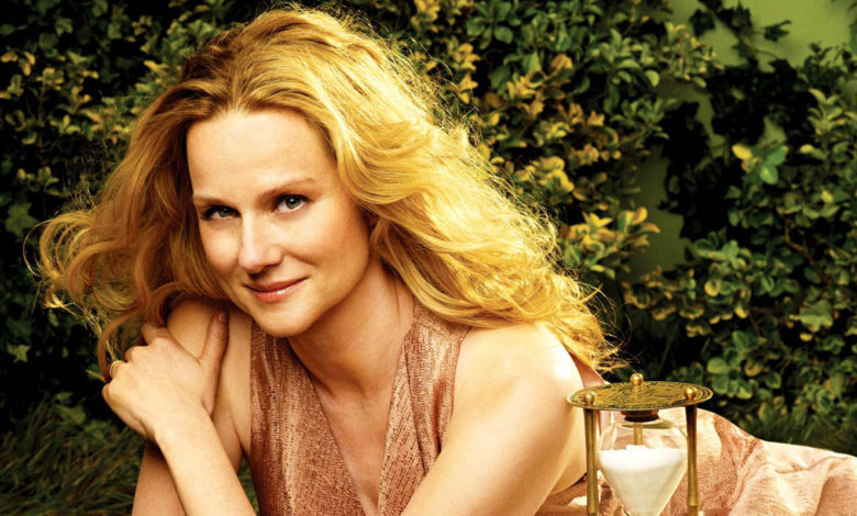 Laura Linney