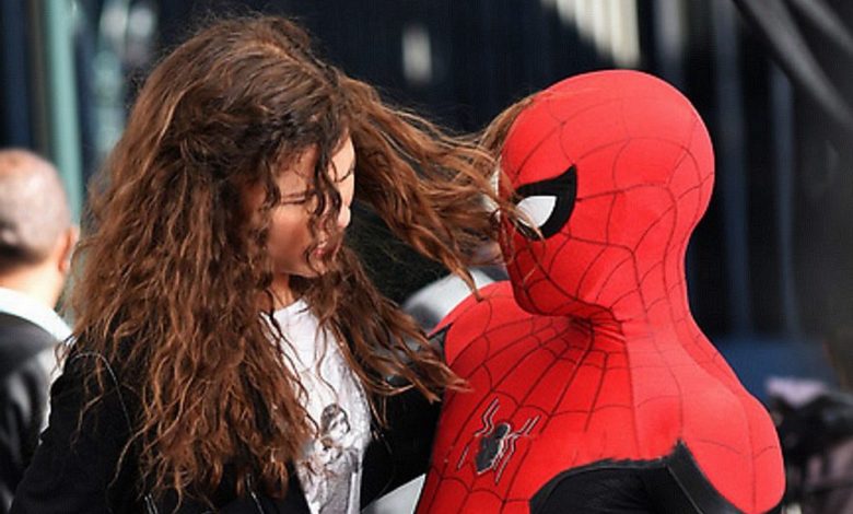 Spider-Man: Lejos de Casa, deja ver el nuevo traje en imágenes filtradas  del rodaje