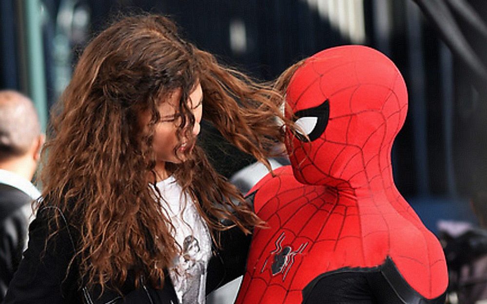 Spider-Man: Lejos de Casa, deja ver el nuevo traje en imágenes filtradas  del rodaje