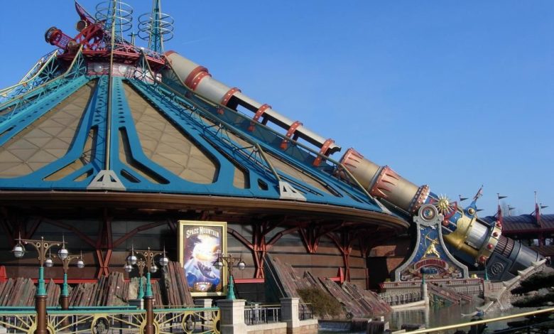 Disney hará una película de su atracción "Space Mountain"
