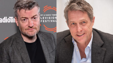 El creador de "Black Mirror" hará una serie sobre el 2020 con Hugh Grant